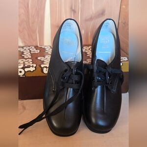 Vintage soft spot Pre owned size 6 1960s Lace up shoes